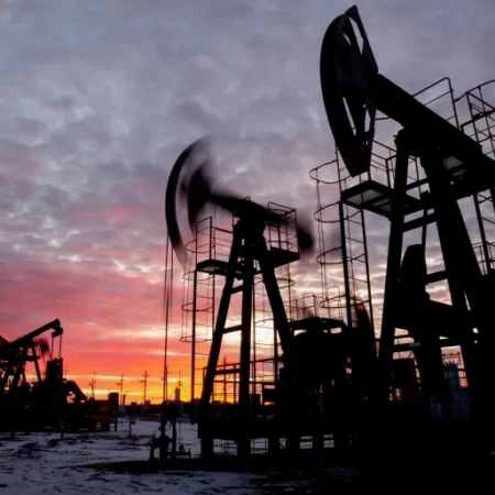 Oil Prices Edge Higher Amid Libya Supply Concerns and Smaller U.S. Inventory Draw